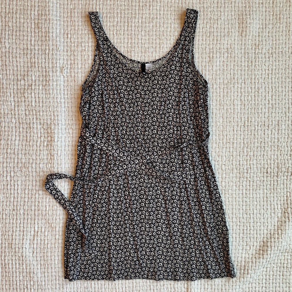 H&M | cute dress with little flowers pattern